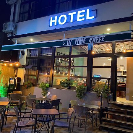Hotel In Time Призрен Экстерьер фото