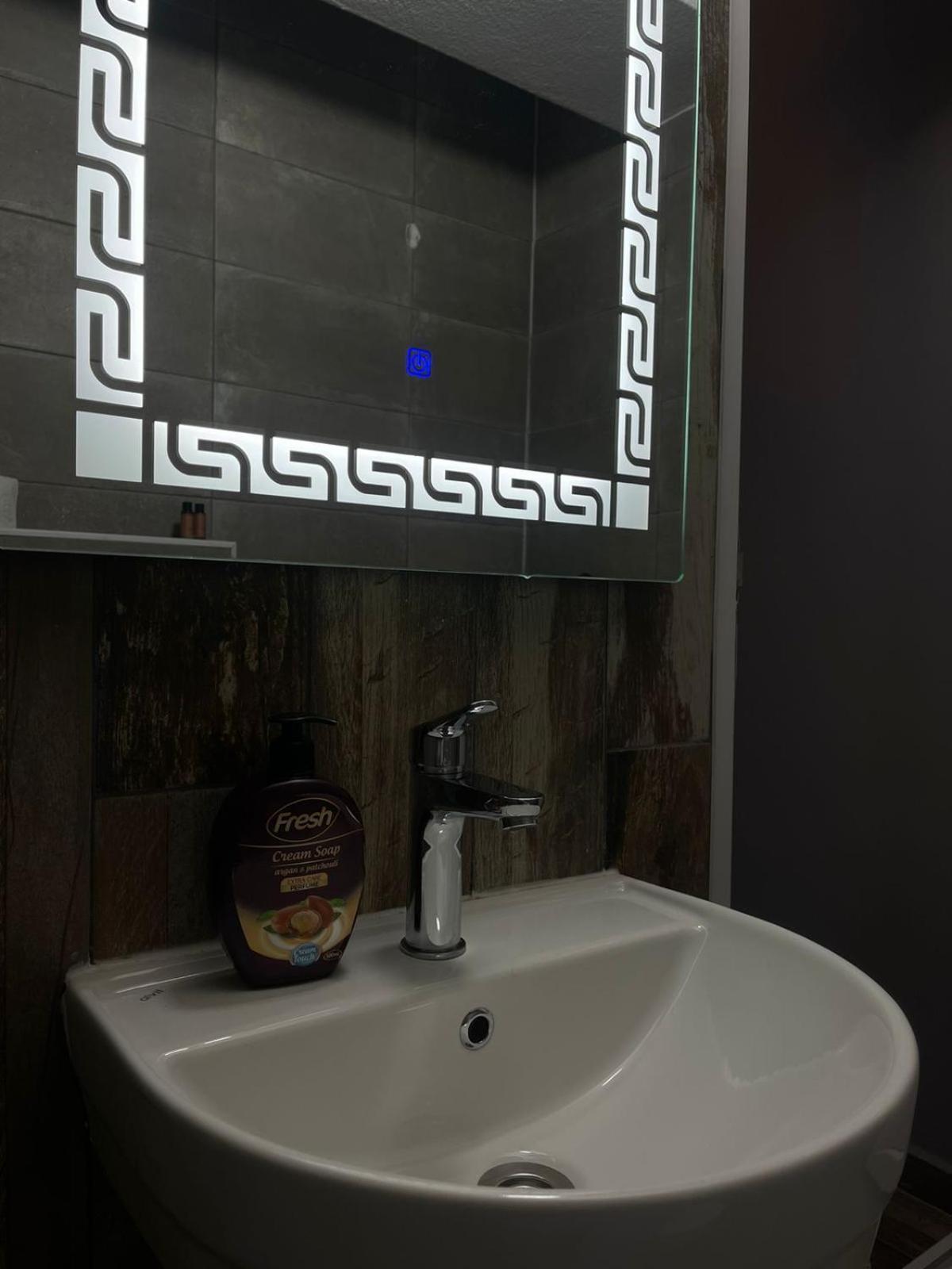 Hotel In Time Призрен Экстерьер фото